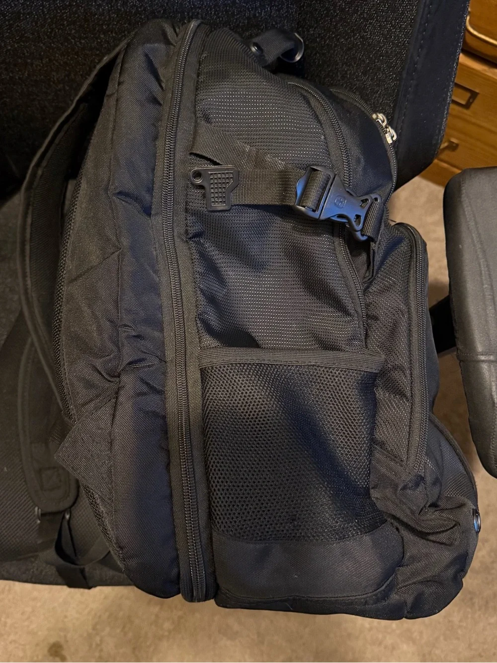 SwissGear SA3239 ScanSmart TSA Laptop Backpack 17” Airflow Travel School Work